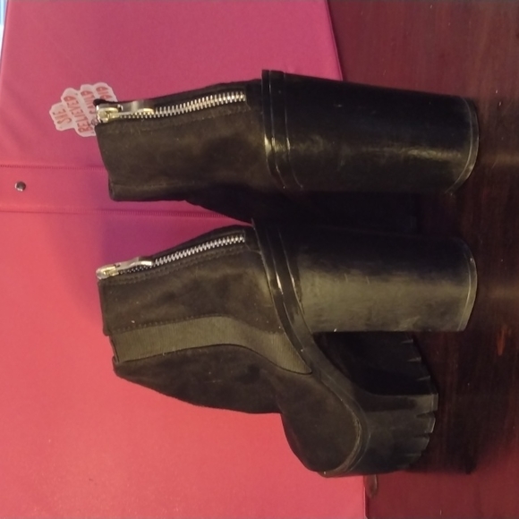 Black suede ankle boot - Picture 4 of 4